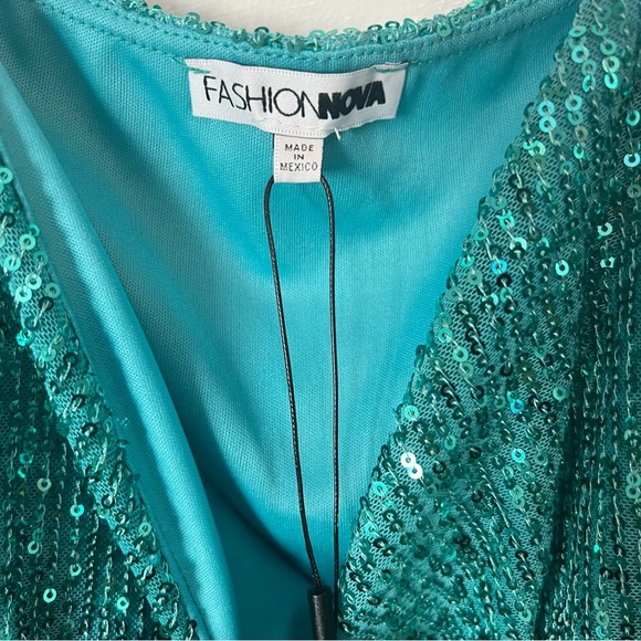 NWT Fashion Nova Turquoise Seffani Sequin Spaghetti-Strap Cami Size 2X - Picture 2 of 5